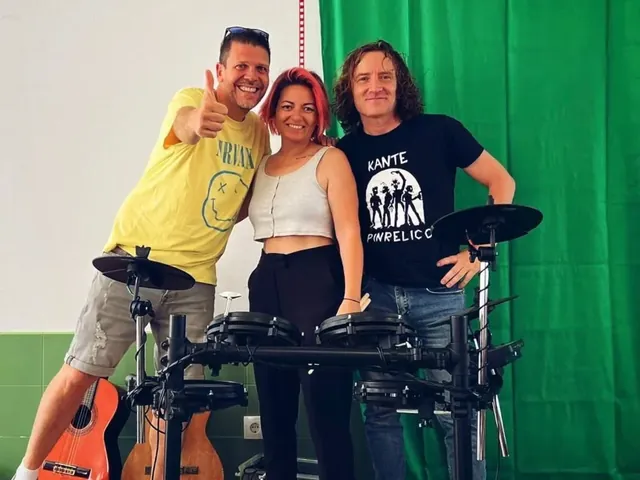 Carmen nos dona una bateria electrónica completa!